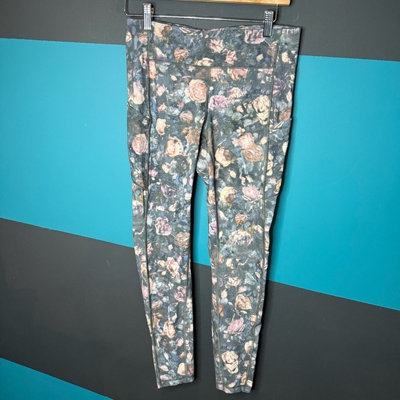 lululemon athletica Floral Print Leggings - Black and Pink - Picture 3 of 9